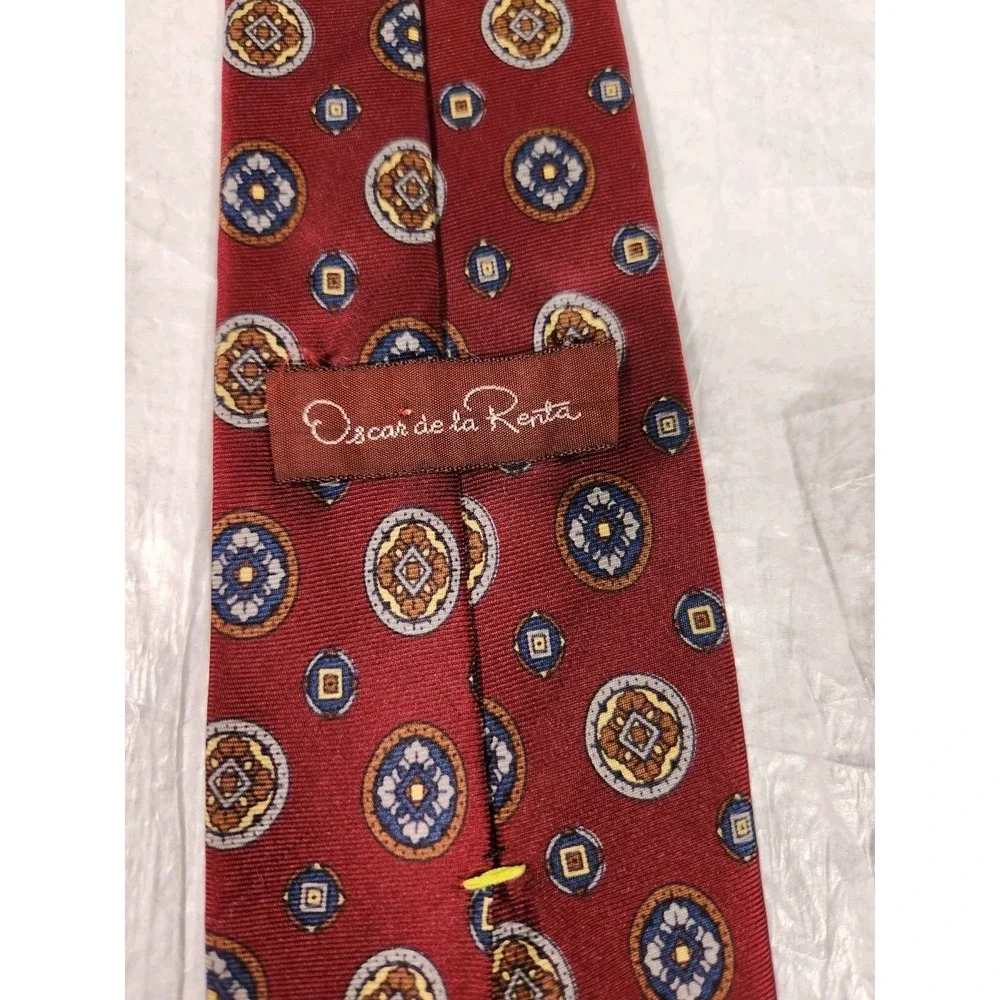 Oscar De La Renta Tie Men's Couture Red Medallion Gold 59
